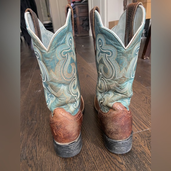 Ariat Leather Upper Boots - Picture 3 of 6